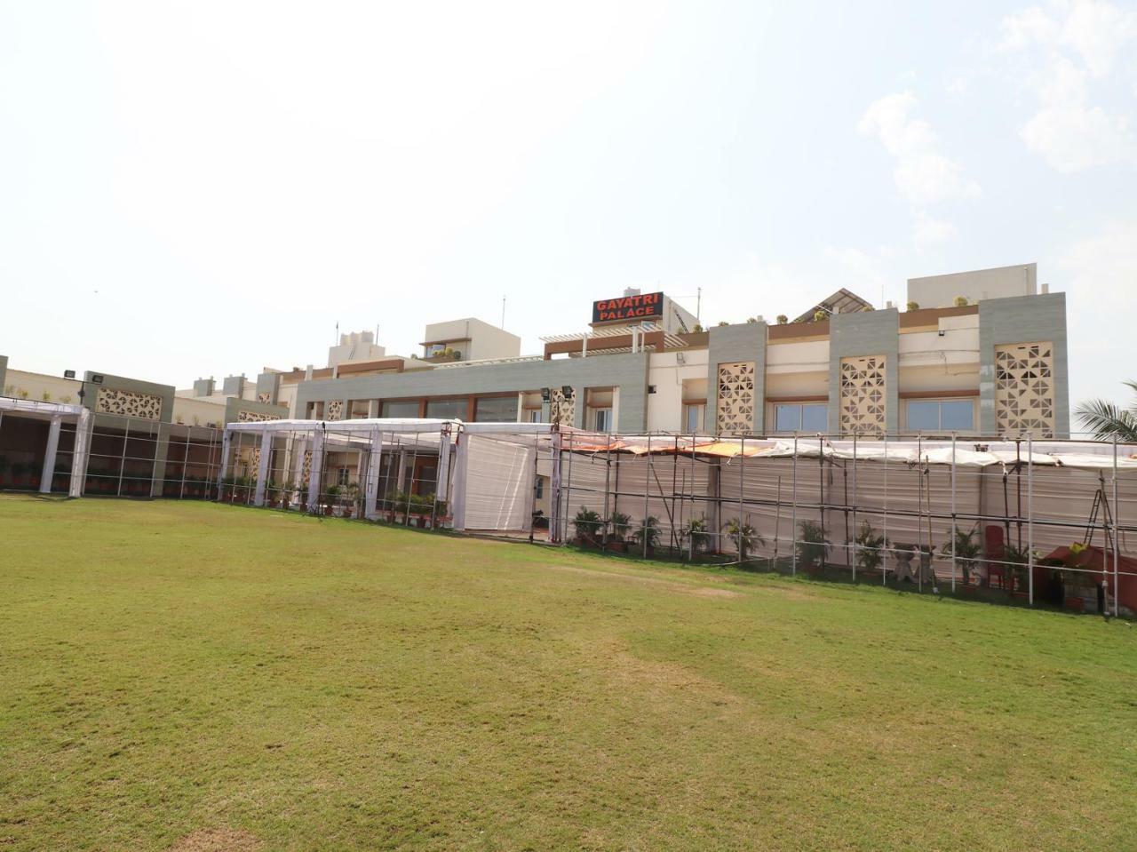 Oyo 29012 Gayatri Palace Hotel Durg Exterior foto